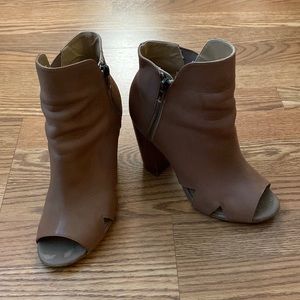 Kelsi Dagger peep toe bootie